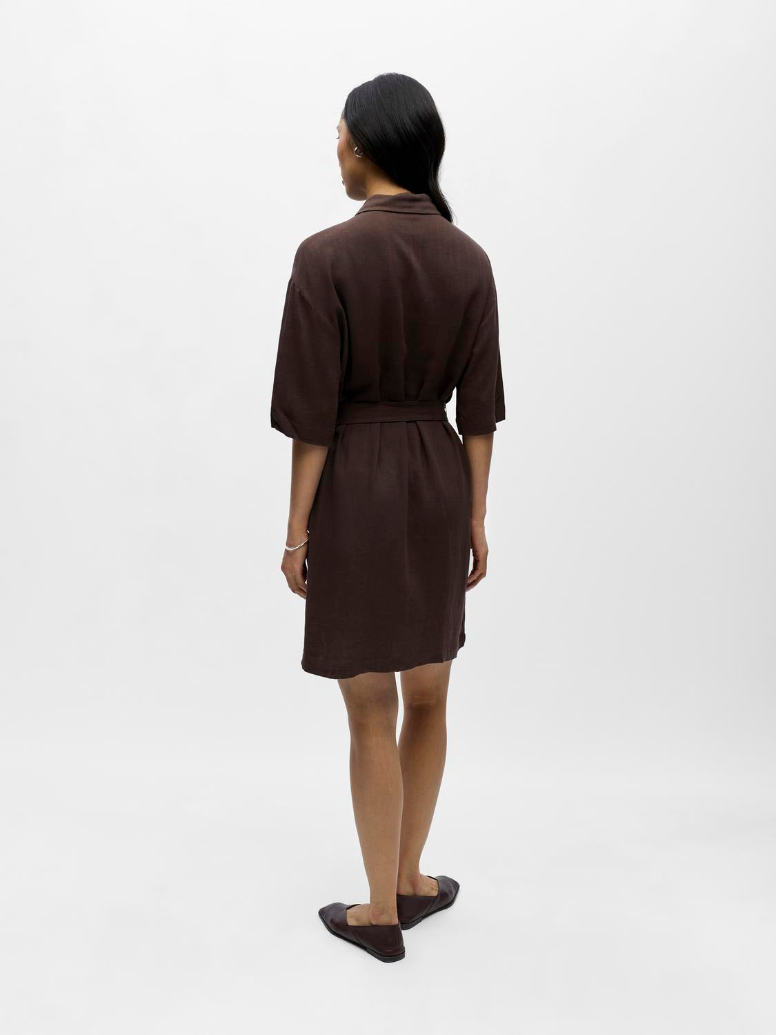 model_shot-back